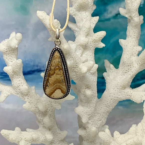 Picture Jasper Necklace - 925 Silver Plated on Waxed Cotton Cord - Handmade - Picture 4 of 10